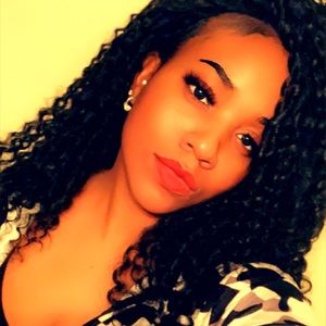 Meet your Posher, Latoya